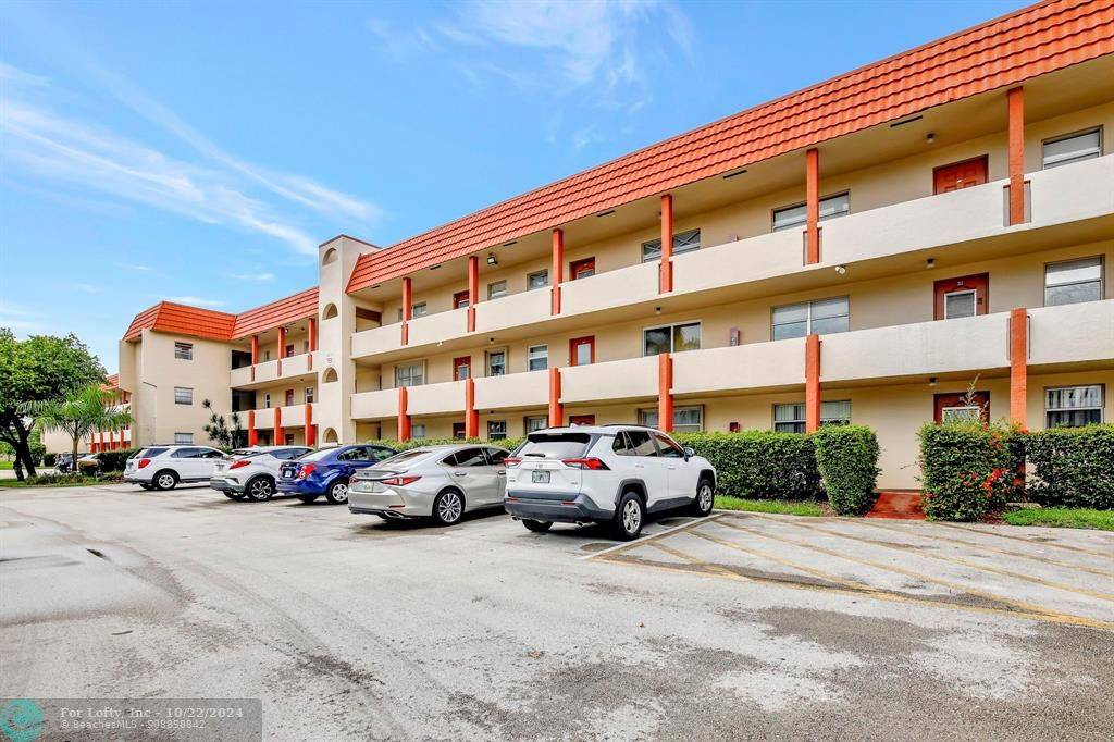 Sunrise, FL 33322,7991 N Sunrise Lakes Dr  #110