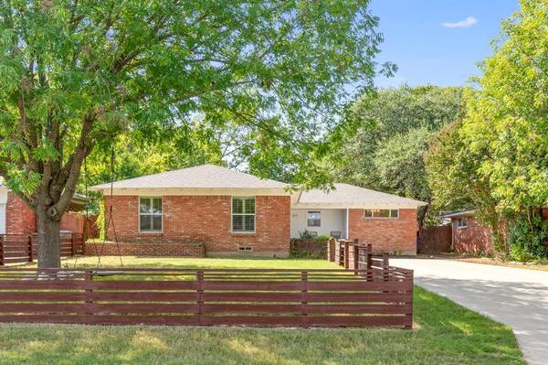 217 Bon Aire Drive, Dallas, TX 75218