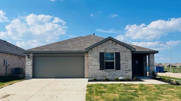 4124 CROOKED BEND Drive, Fort Worth, TX 76036