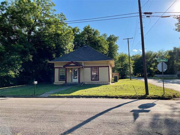 1502 S Walnut Street,  Sherman,  TX 75090