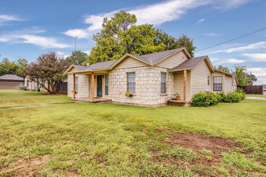 600 Bluff Street, Granbury, TX 76048