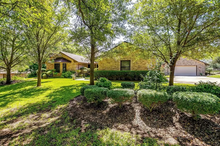 316 Crest Ridge Circle, Lakeside, TX 76108