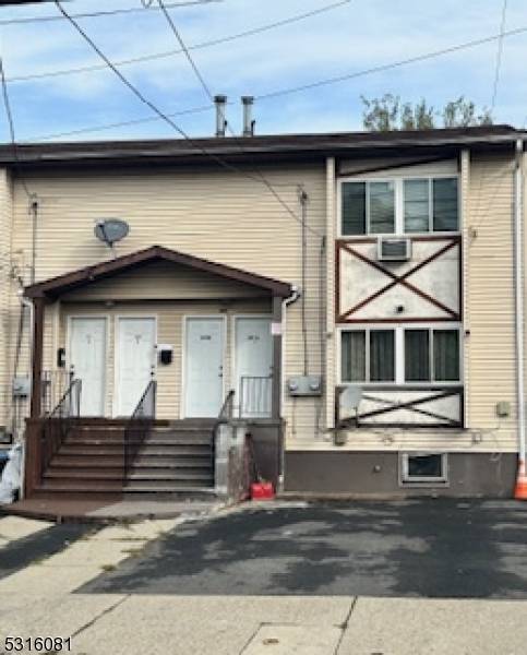 65 16th Ave, Paterson City, NJ 07501