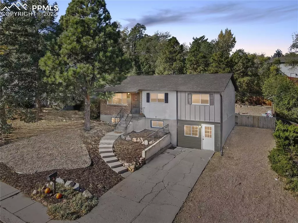 Colorado Springs, CO 80904,806 Paradise LN