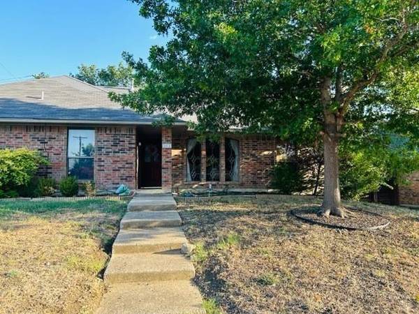 1614 Ginger Drive, Carrollton, TX 75007