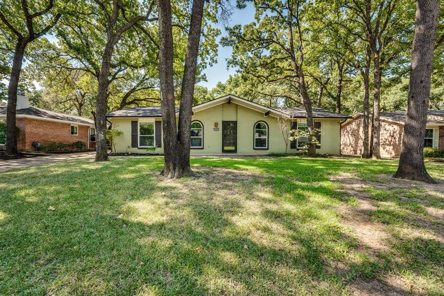 3404 Hampshire Drive, Arlington, TX 76013