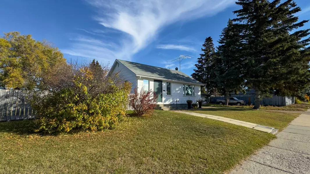 5106 4 Avenue, Chauvin, AB T0B 0V0