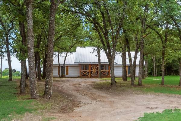 1402 Posey Brewer Road, Sunset, TX 76270