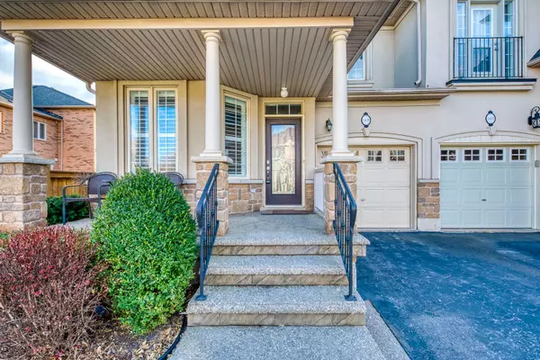 Oakville, ON L6L 6X2,3439 Robin Hill CIR