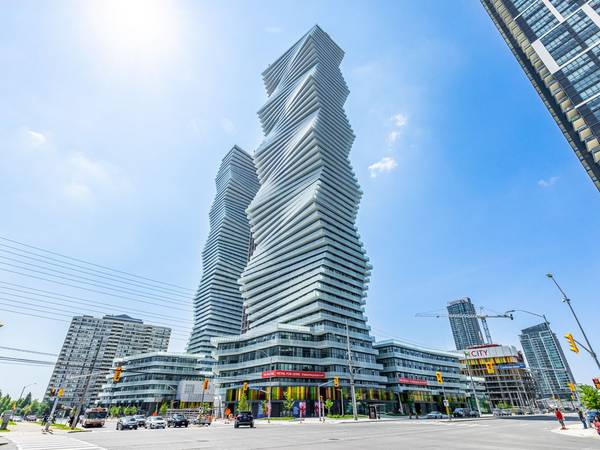 3900 Confederation Pkwy #1307, Mississauga, ON L5B 0M3