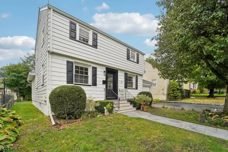 1-37 33rd St, Fair Lawn Boro, NJ 07410