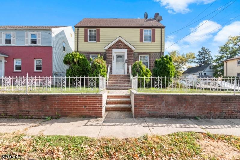 1521 Leslie St, Hillside Twp., NJ 07205