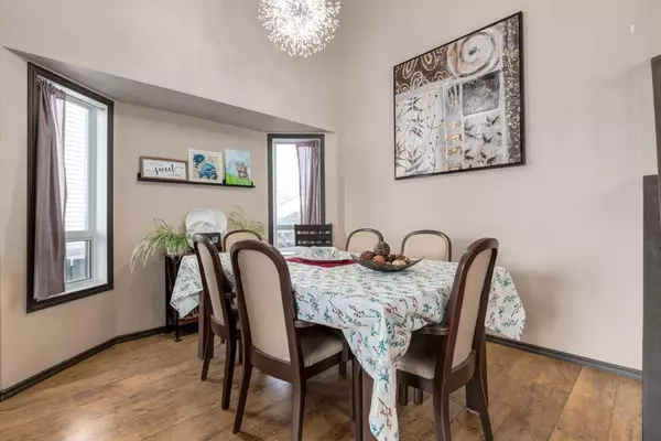 Calgary, AB T3J 2S9,22 Martingrove Mews NE