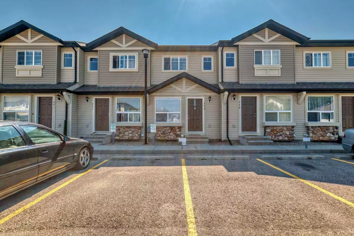 Calgary, AB T3J 0G4,233 Saddlebrook PT NE