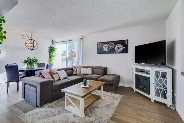 Calgary, AB T3C2Y8,324 Cedar CRES SW #301