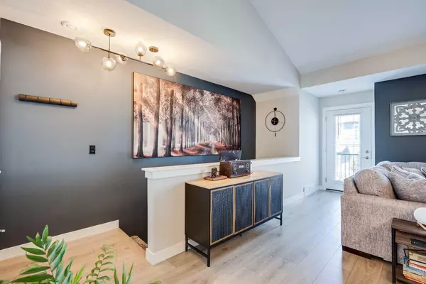 Calgary, AB T3M 2V5,611 Cranbrook WALK SE