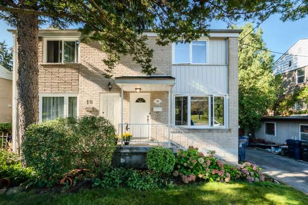 20 Skylark RD, Toronto W02, ON M6S 4M4