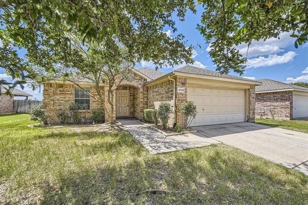 13741 Village Vista Drive, Fort Worth, TX 76052