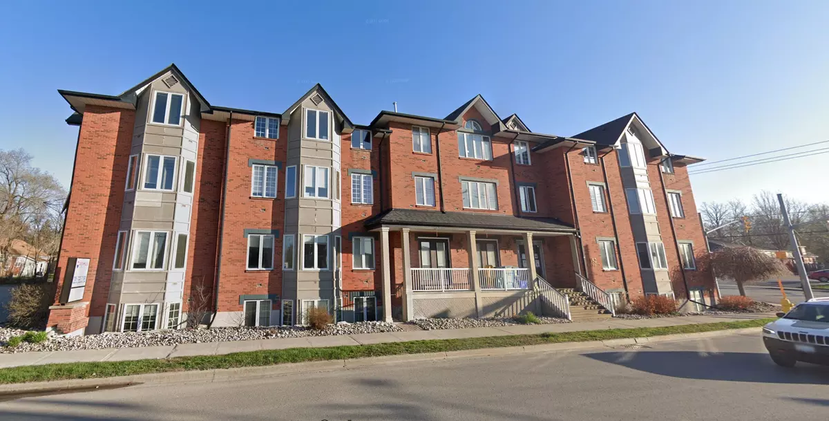 Barrie, ON L4M 3B5,152 Bayfield ST #2nd Flr