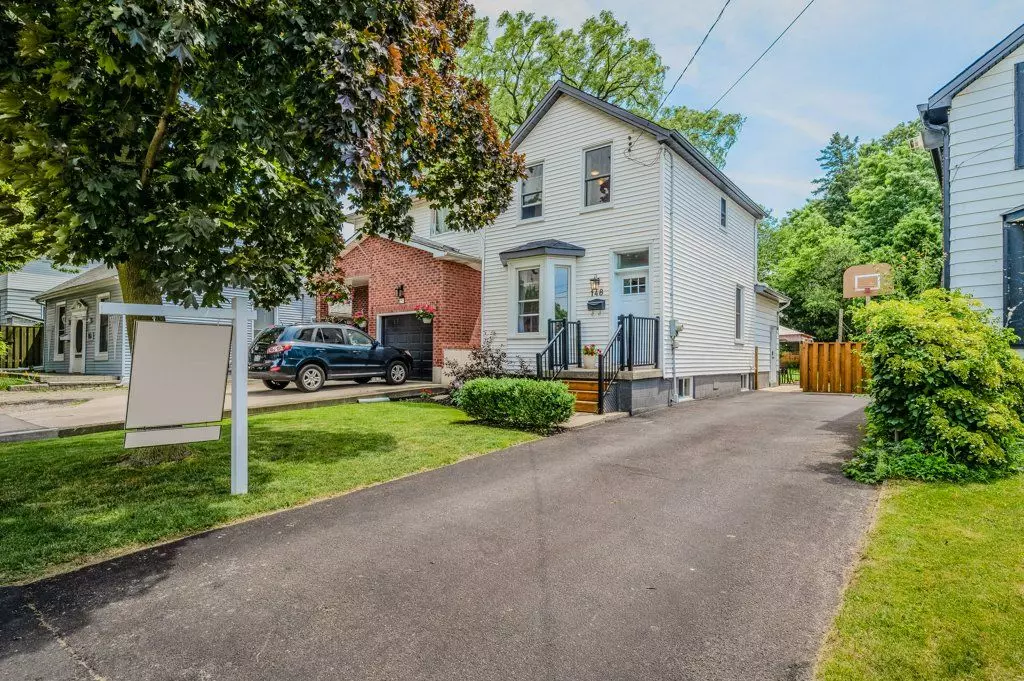 Hamilton, ON L8R 3G8,148 Breadalbane ST