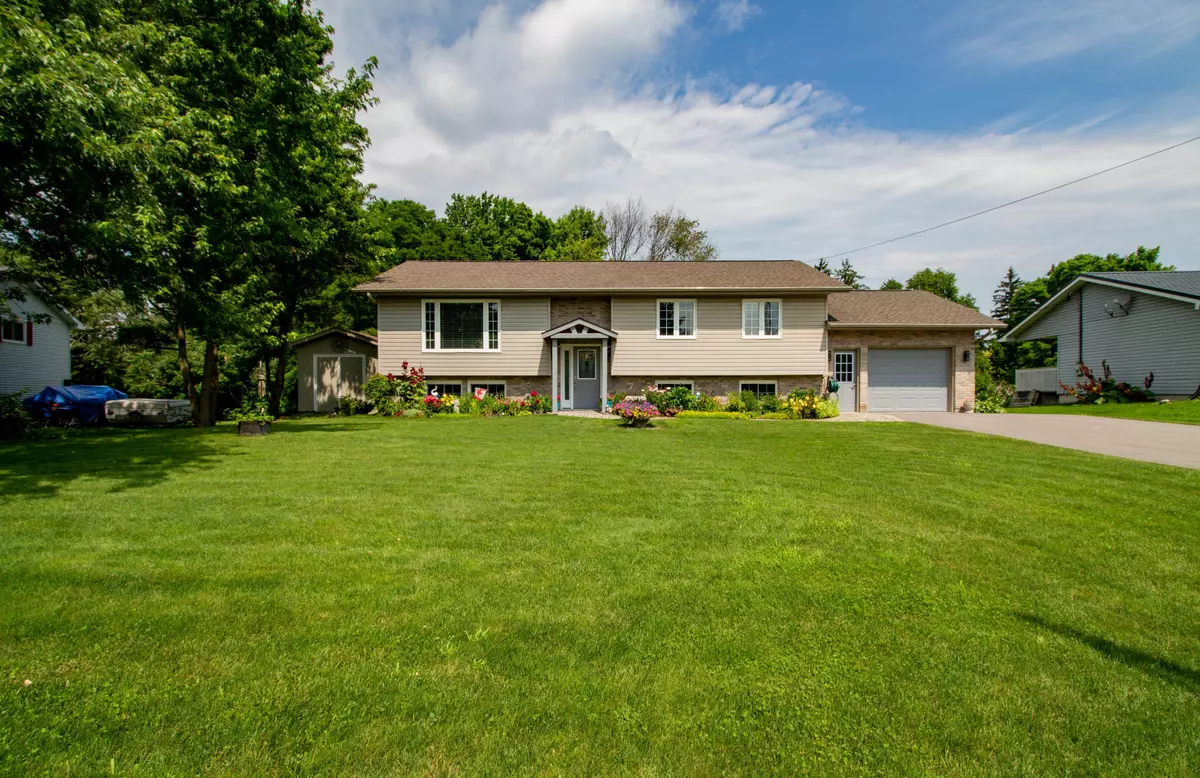 Smith-ennismore-lakefield, ON K0L 1T0,1196 Roger PL