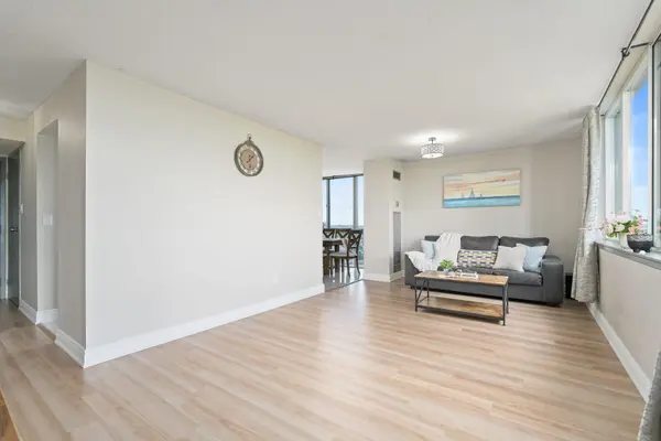 Toronto W10, ON M9V 5E3,10 Markbrook LN #1711