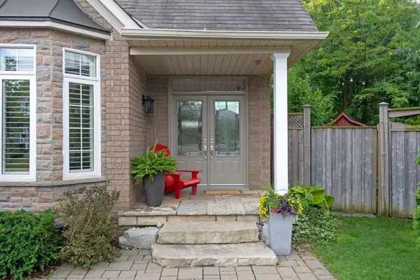 Oakville, ON L6M 5J3,2317 Blue Oak CIR