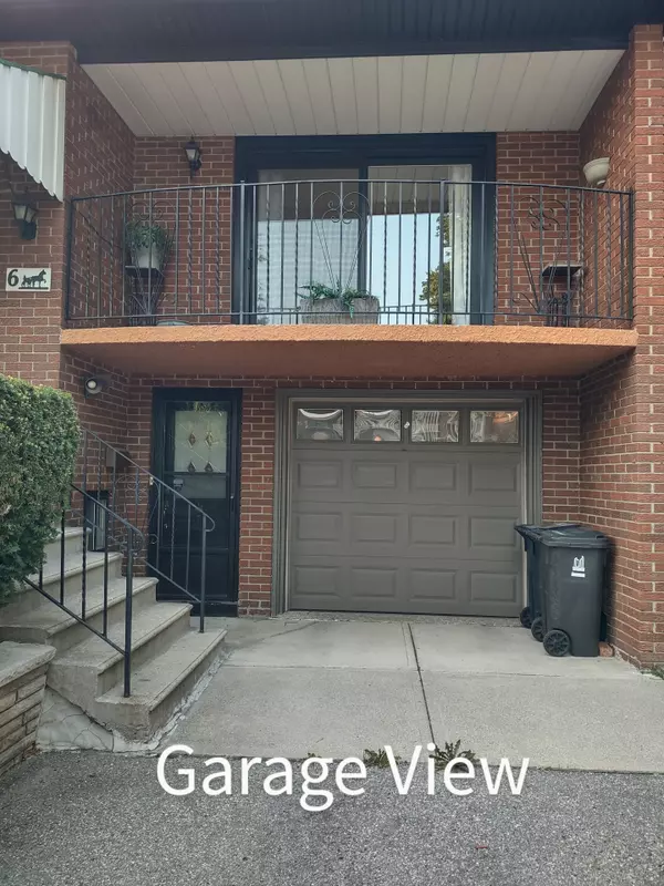 Toronto, ON M9N 3S3,6 Romanway CRES