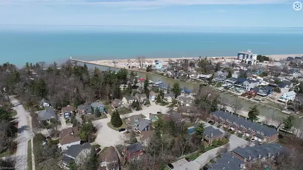 Lambton Shores, ON N0M 1T0,6 HARBOUR PARK CT