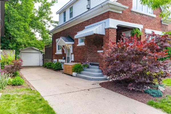 Kitchener, ON N2M 3B5,14 Highland RD W