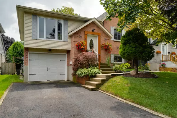 Kitchener, ON N2N 2L7,21 Golden Meadow CRES