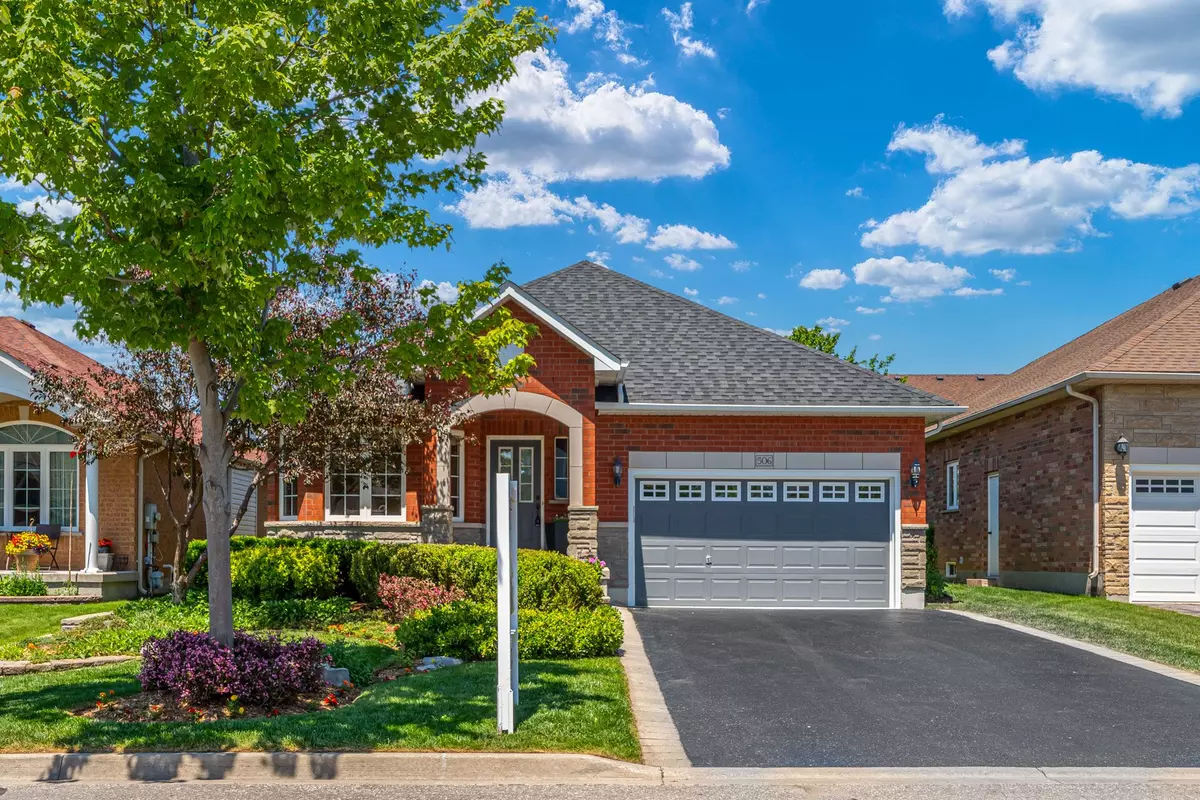 Oshawa, ON L1K 2Z7,506 Flagstone CT