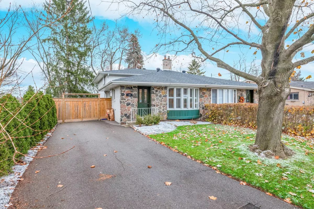 Aurora, ON L4G 3B6,39 Jasper DR