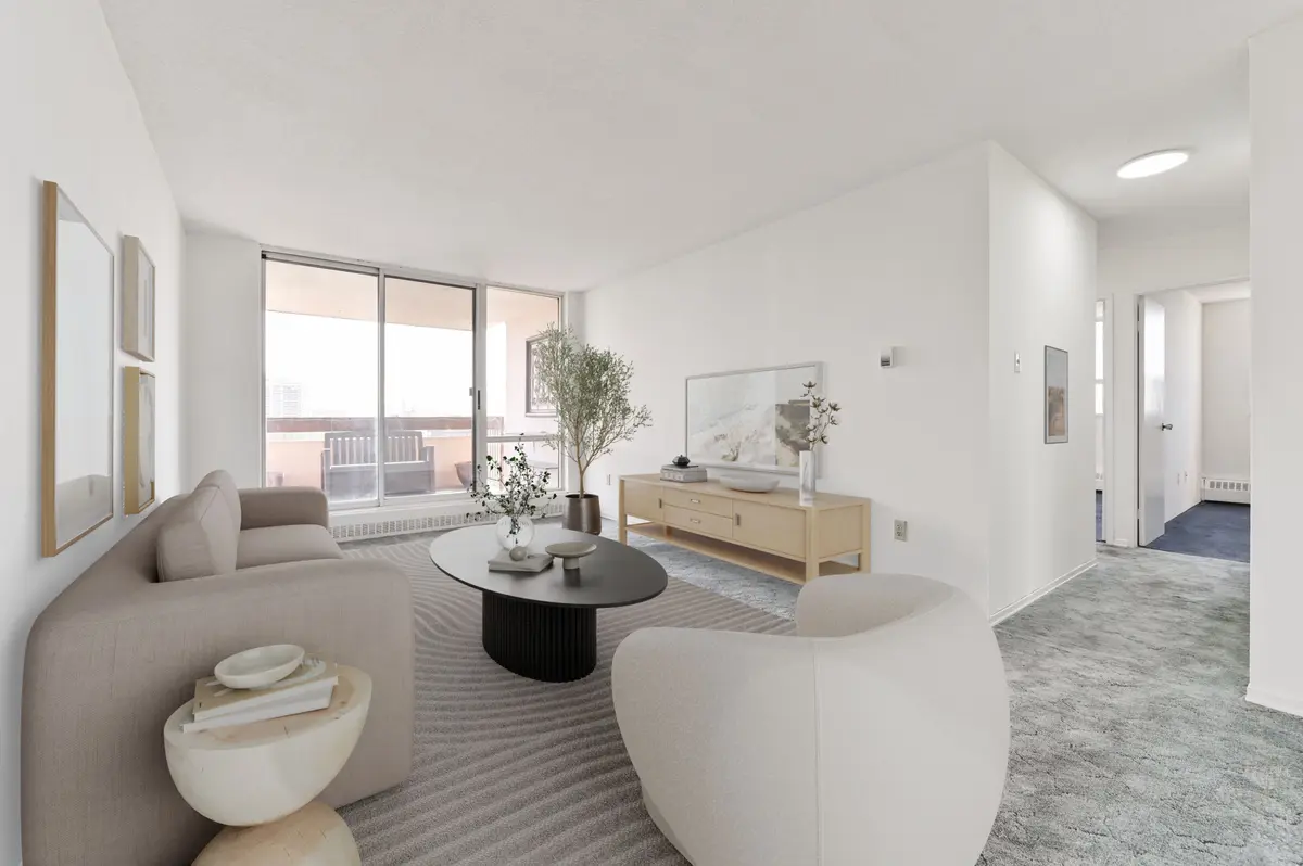 Mississauga, ON L4X 1S2,1615 Bloor ST #1111