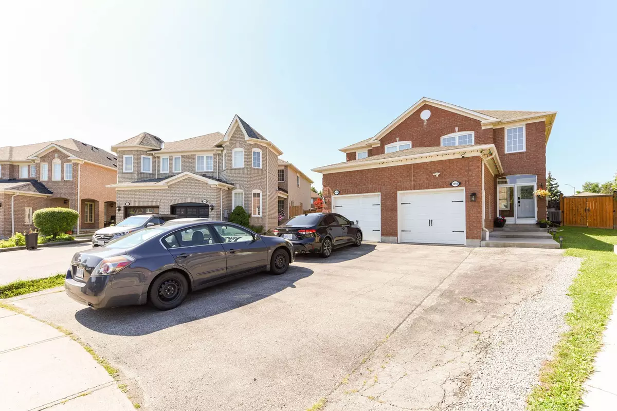 Mississauga, ON L5N 8B4,1456 Quest CIR