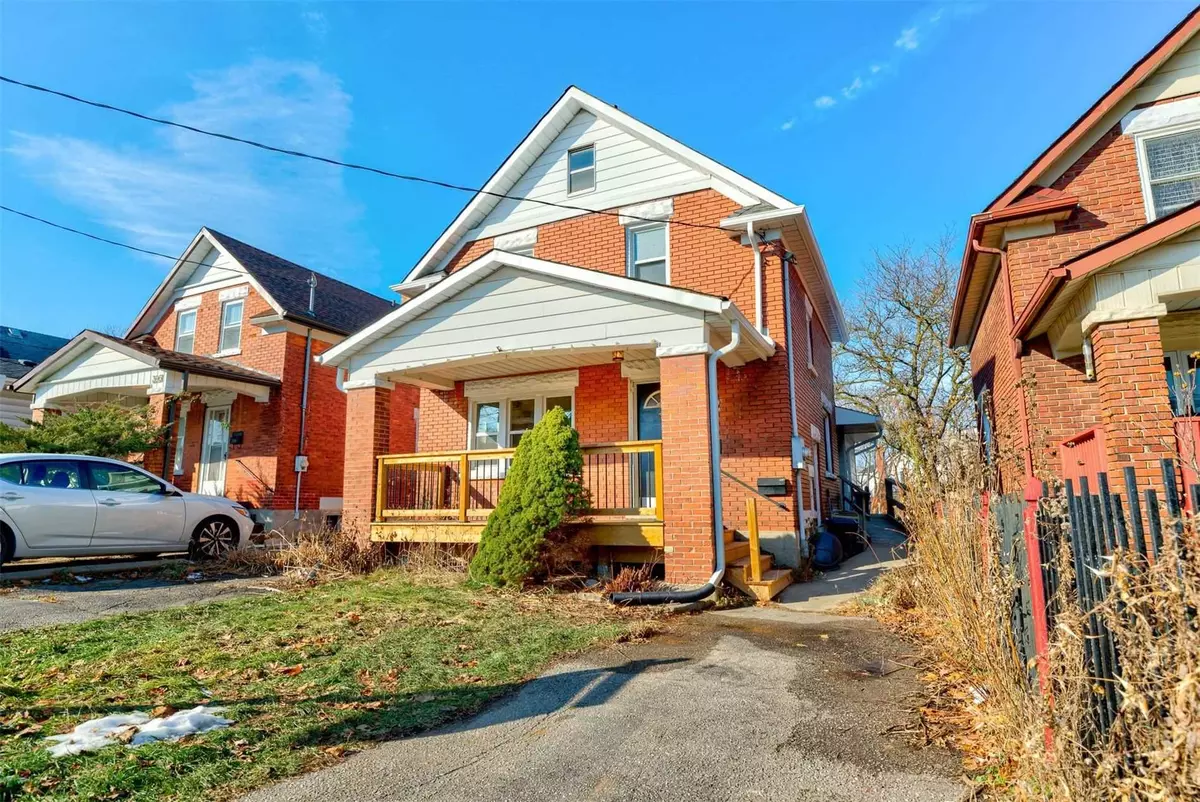 Kitchener, ON N2M 3A5,392 Victoria ST S