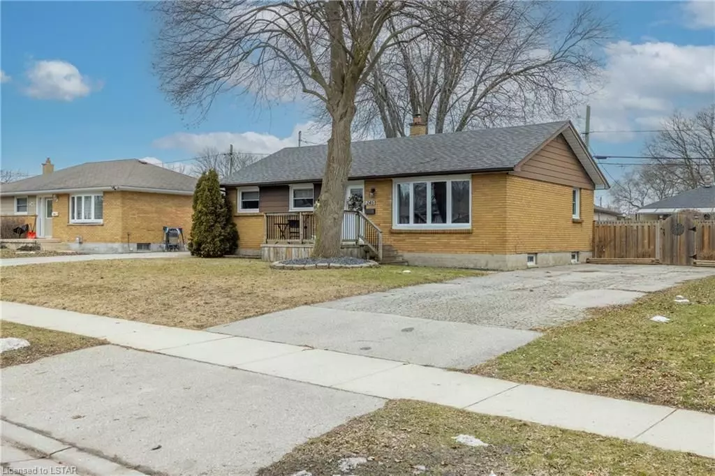 London, ON N5W 1M8,245 MANITOULIN DR