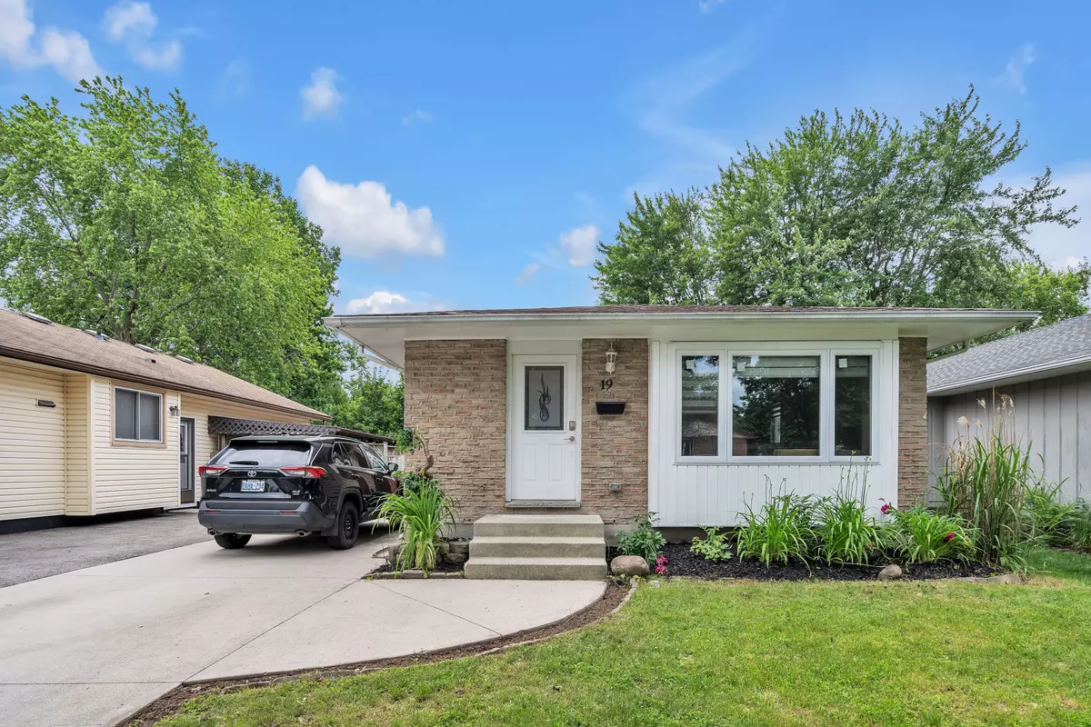 London, ON N6E 1Z5,19 Stroud CRES