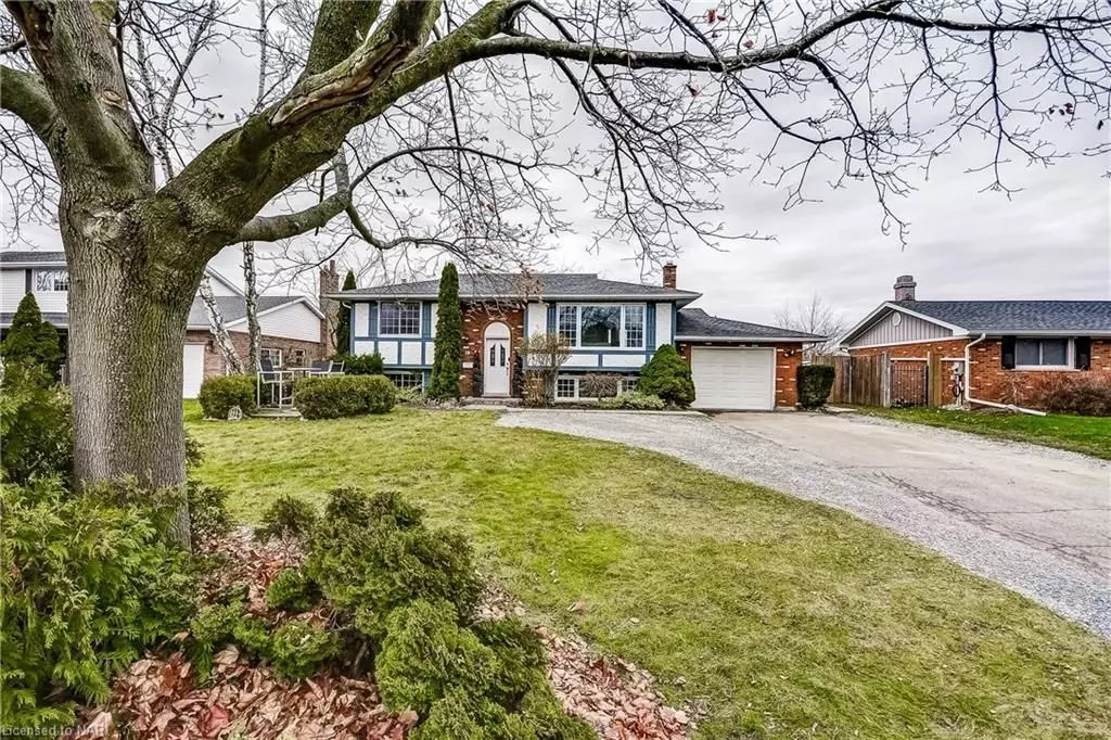 Niagara-on-the-lake, ON L0S 1J0,19 GARRISON VILLAGE DR