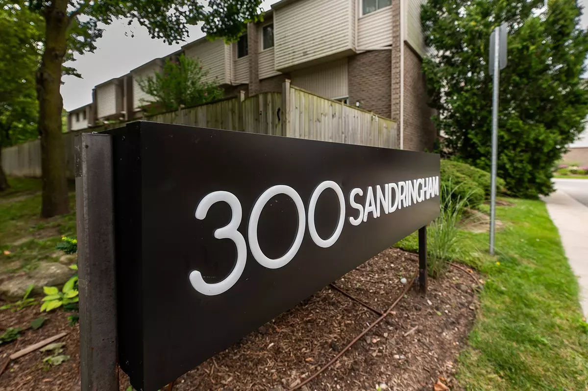 London, ON N6C 5B4,300 Sandringham CRES #86