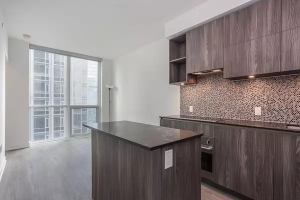 Toronto C02, ON M4W 0B1,1 Yorkville AVE #1904