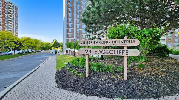 Toronto C11, ON M3C 3A4,20 Edgecliffe Golfway #1108