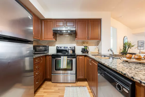 Toronto E04, ON M1L 0E1,60 Fairfax CRES #401