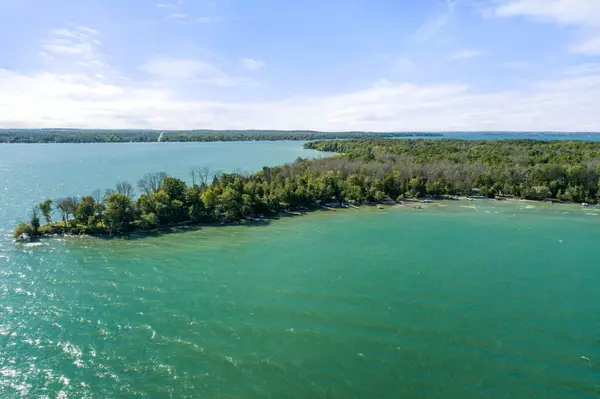 Georgina Islands, ON L4P 3E9,10 Snake Island RD