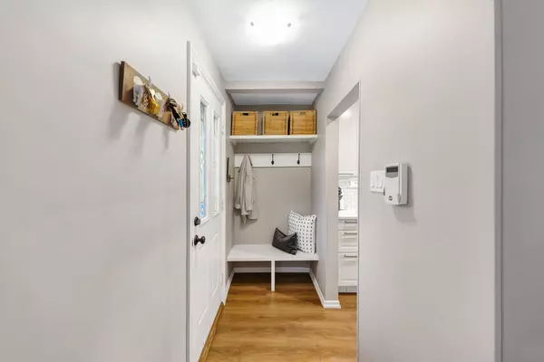 Aurora, ON L4G 3B6,39 Jasper DR