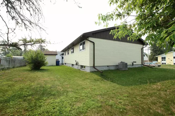 Temiskaming Shores, ON P0J 1P0,111 Pine ST W