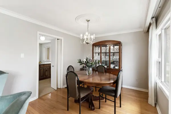 Mississauga, ON L5A 1M2,517 Corbin CT