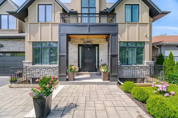 Oakville, ON L6K 1Y3,574 Stephens CRES W