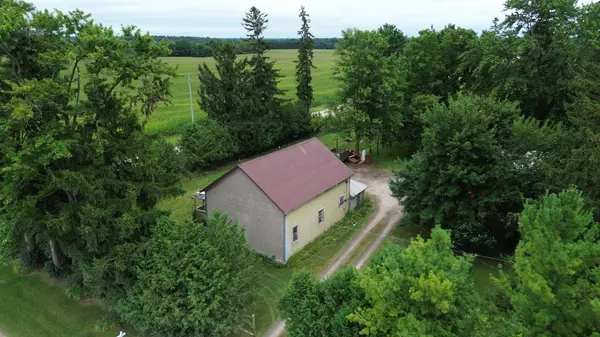 North Middlesex, ON N0M 2K0,27303 New Ontario RD