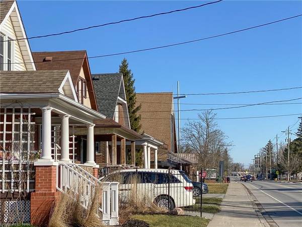 Welland, ON L3C 1K5,281 NIAGARA ST